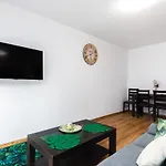 Zielony Apartament Z Balkonem 1